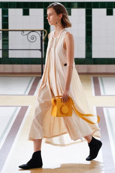 Look 5